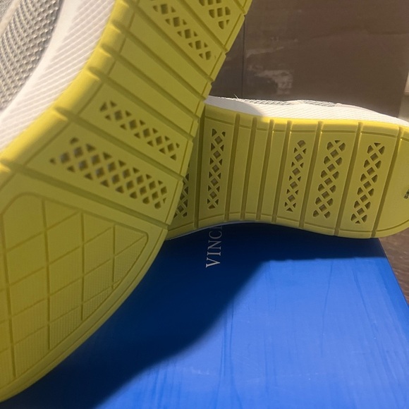 NIB / Vince Camuto Men's Emmitt Mesh Sneaker/ Color: White/Nimbus - Picture 4 of 6